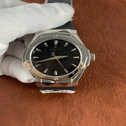 Hublot Men Classic Fusion 550.NS.1800.RX.ORL19