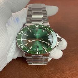 Oris Men Aquis Date 01 733 7730 4157