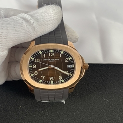 Patek Philippe Men Aquanaut Ref.5167R