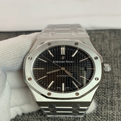 Audemars Piguet Men Royal Oak 15400ST.OO.1220ST.01