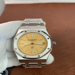 Audemars Piguet Men Royal Oak 15202BC.OO.1240BC.01