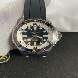 Breitling Men Superocean A17376211B1S1