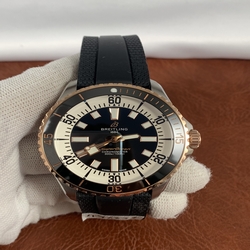 Breitling Men Superocean A17376211B1A1