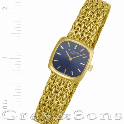 Patek Philippe 4459  Manual Female 18k yellow gold