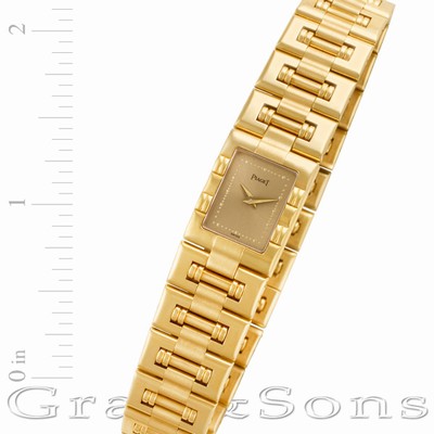 Piaget 15217k81 Dancer Quartz Female 18k yellow gold