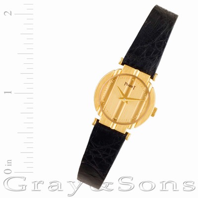 Piaget 8243 Polo Quartz Female 18k yellow gold