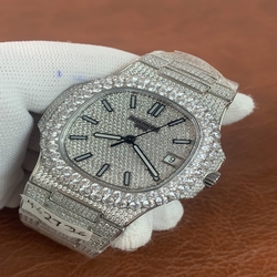 Patek Philippe Men Nautilus 5711/1A