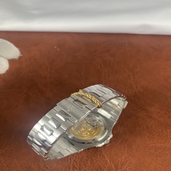 Patek Philippe Men Nautilus Jumbo Ref.5711
