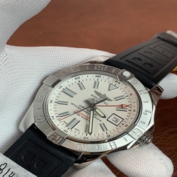 Breitling Men Avenger A3239011/G778/153S