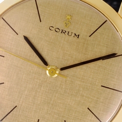 Corum 51116  Manual Male 18k yellow gold